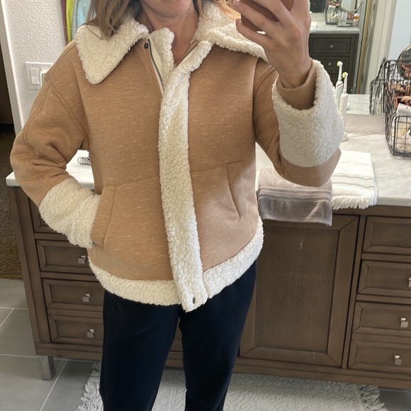 CAbi McQueen Coat Fall 2020 - Picture 8 of 9